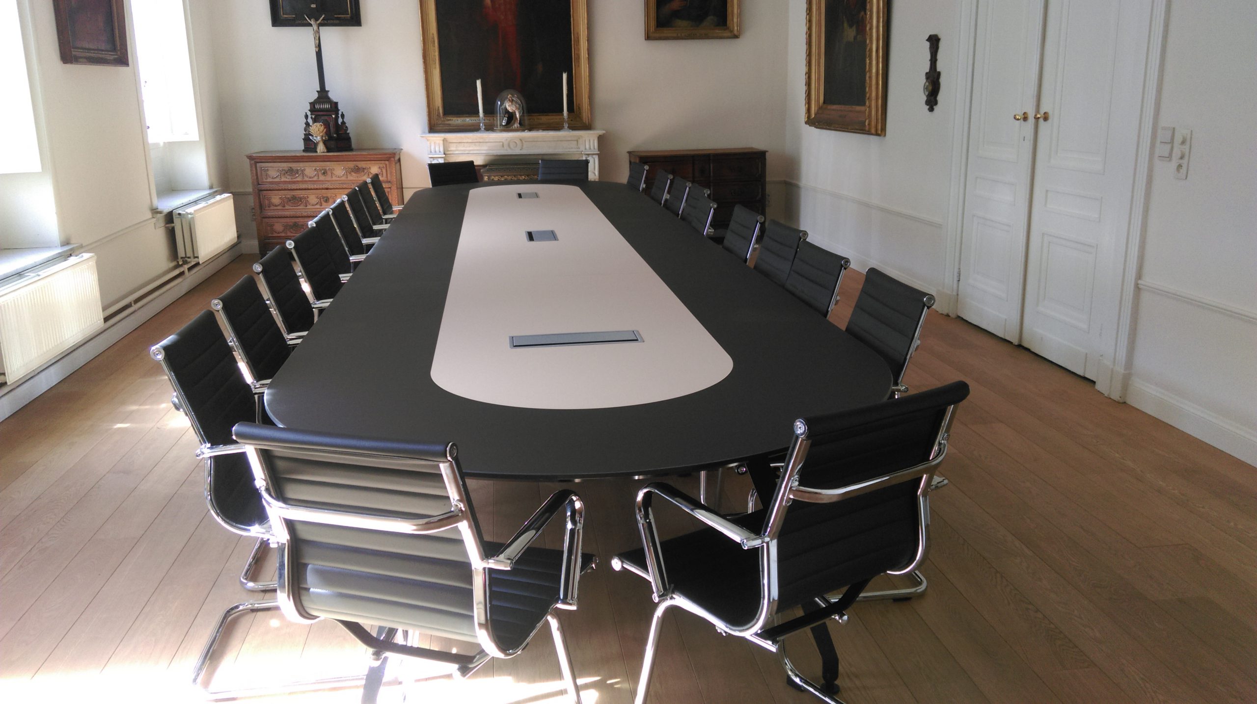 Ovalen vergadertafel
