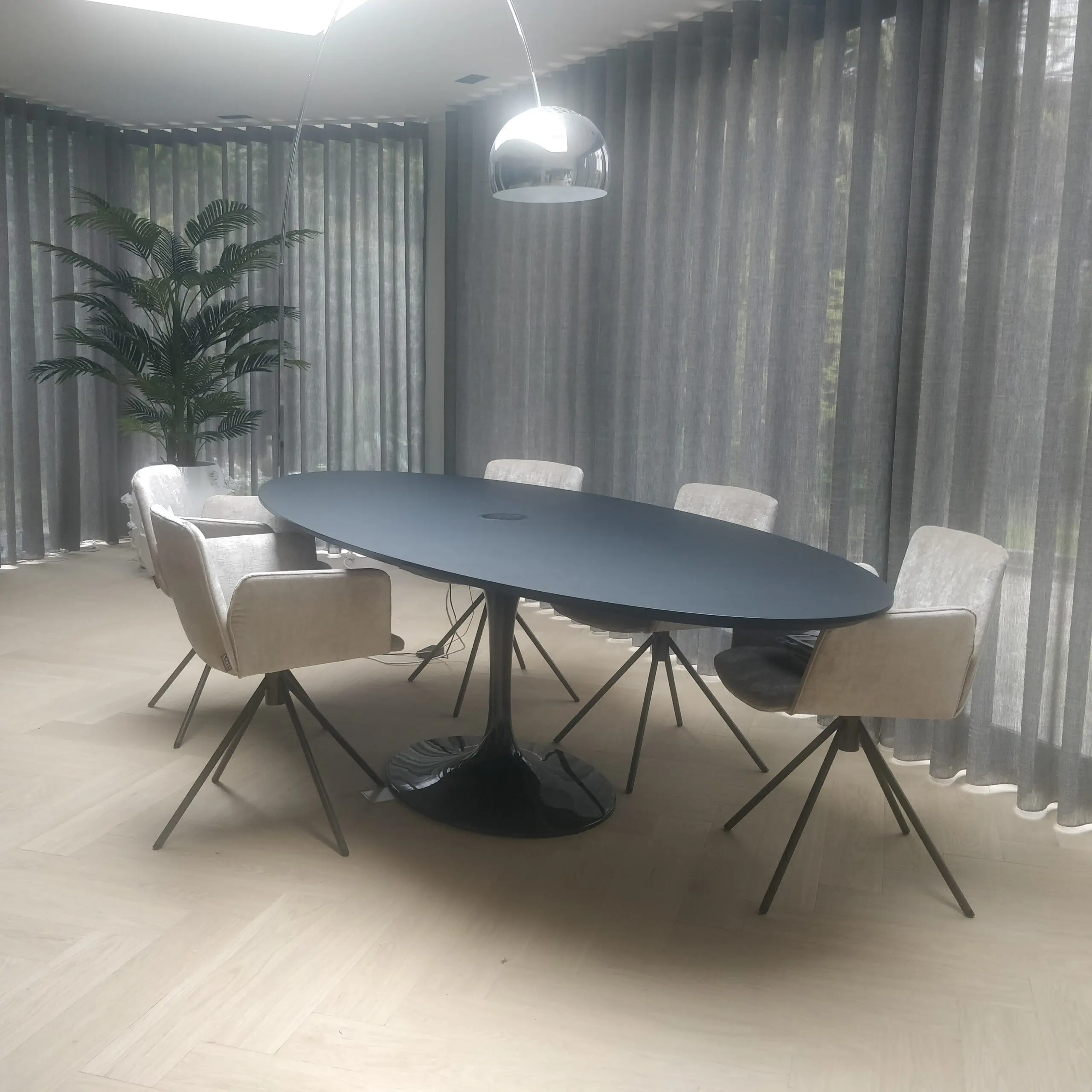 Saarinen Tulp tafel