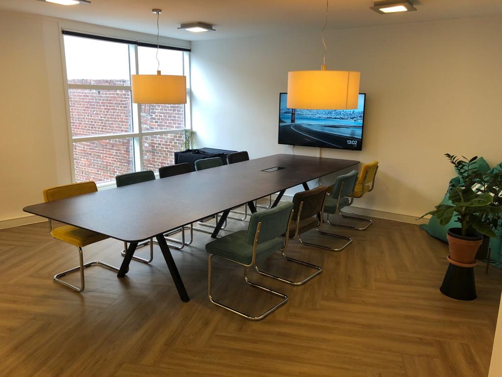 lange vergadertafel op maat